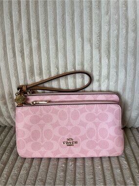 NWT Coach Double Zip Wristlet Signature Canvas With Charms Powder Pink CEF61🌸🩰🌷